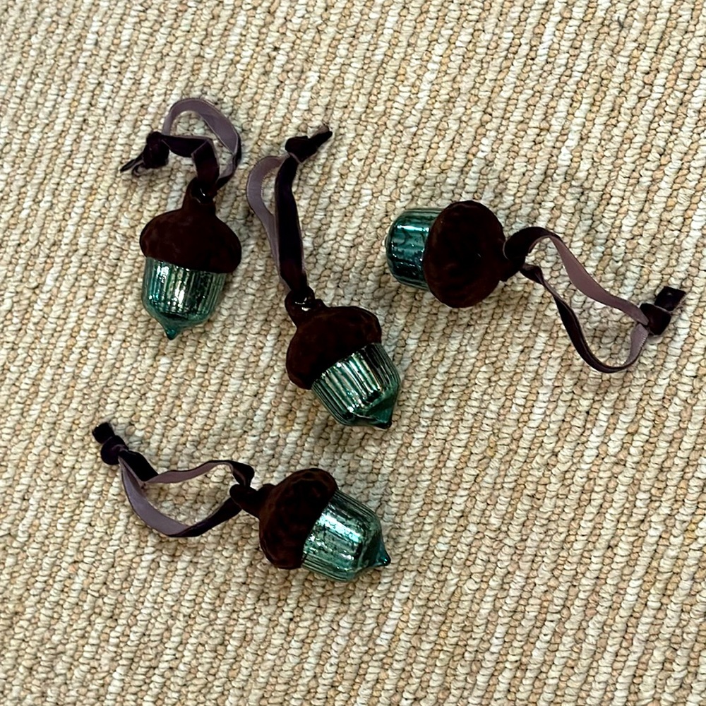 NWOT Glass Acorn Ornaments